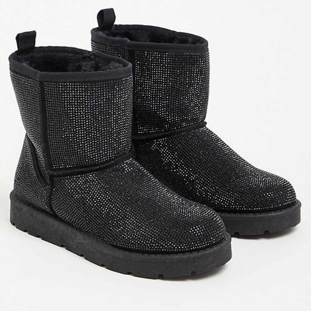 Torrid Black Sequin Embroidered Chunky Fur Snow Bootie- Size 11